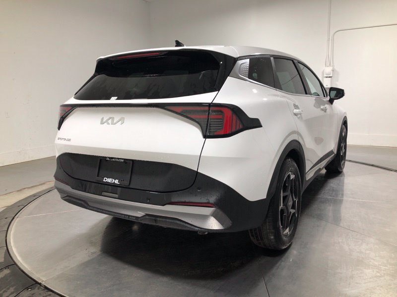 New 2026 Kia Sportage EX FWD image 7