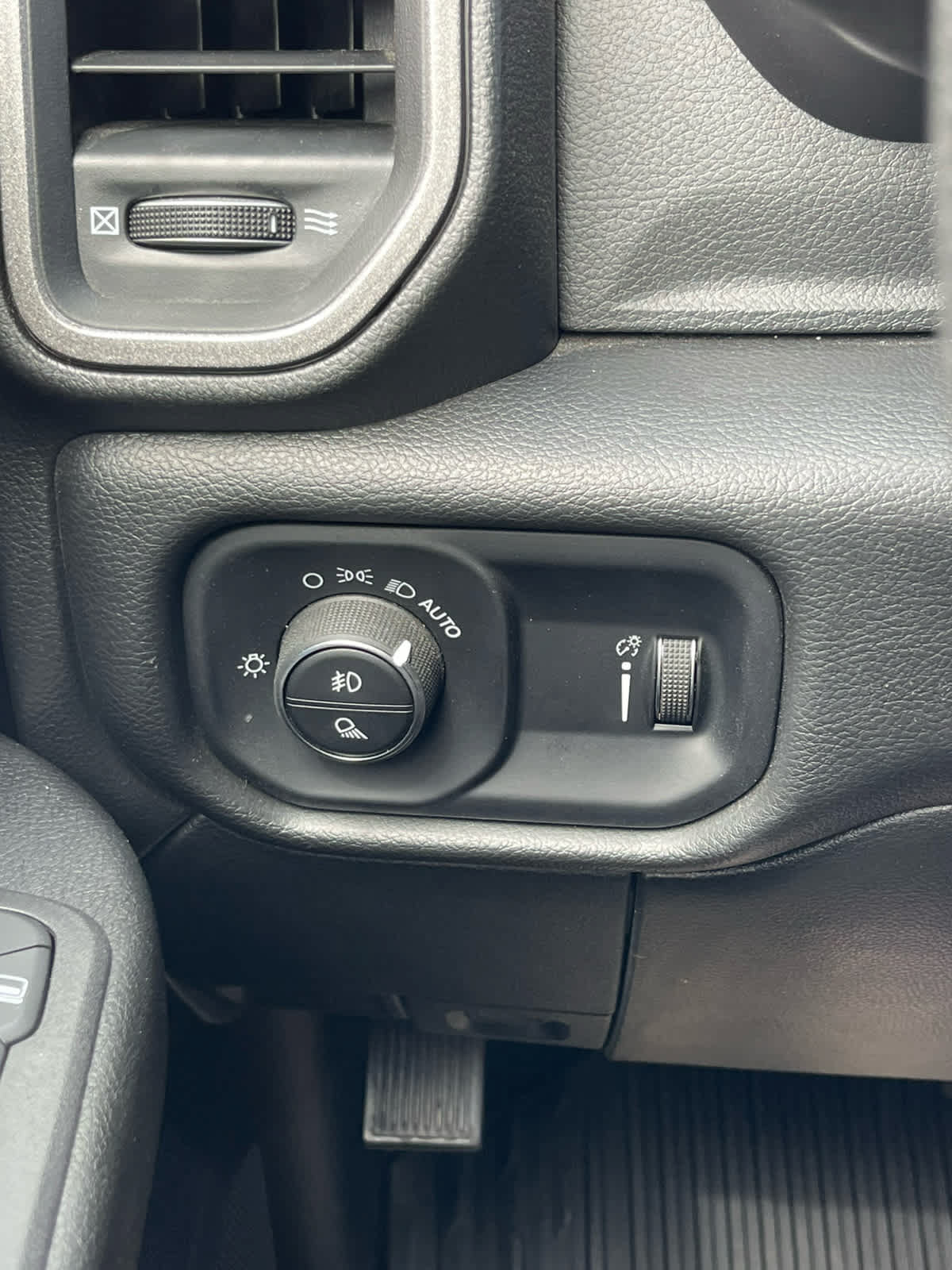 Used 2025 RAM 2500 Tradesman AWD/4WD image 22