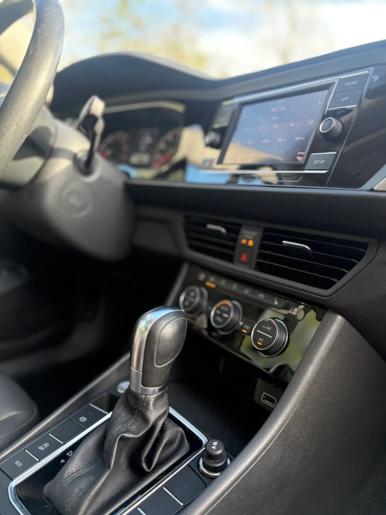 Used 2019 Volkswagen Jetta SE image 28