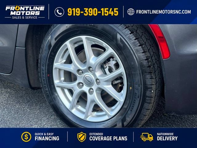 Used 2022 Chrysler Pacifica Touring-L FWD image 22