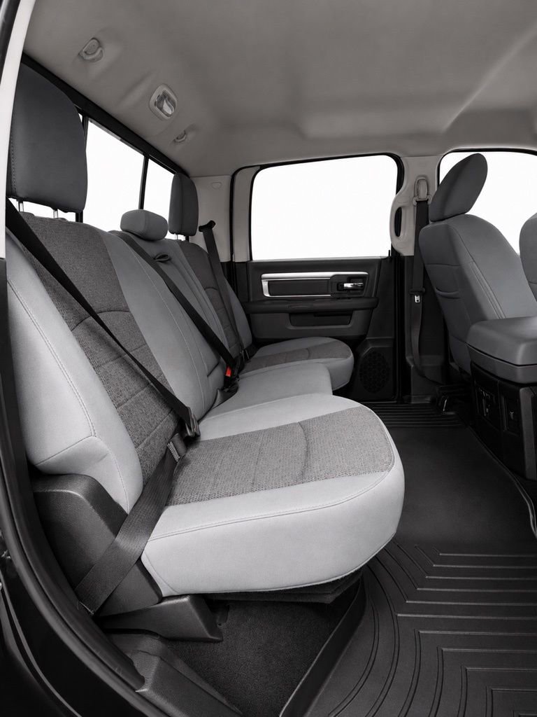 Used 2018 RAM 1500 SLT AWD/4WD image 18