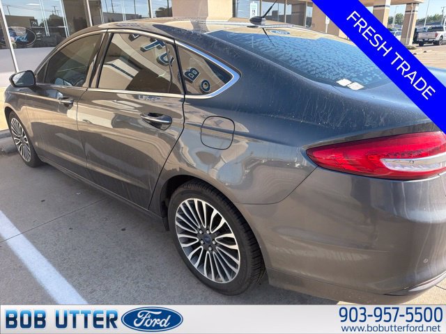 Used 2017 Ford Fusion SE w/ Fusion SE Technology Package FWD image 4