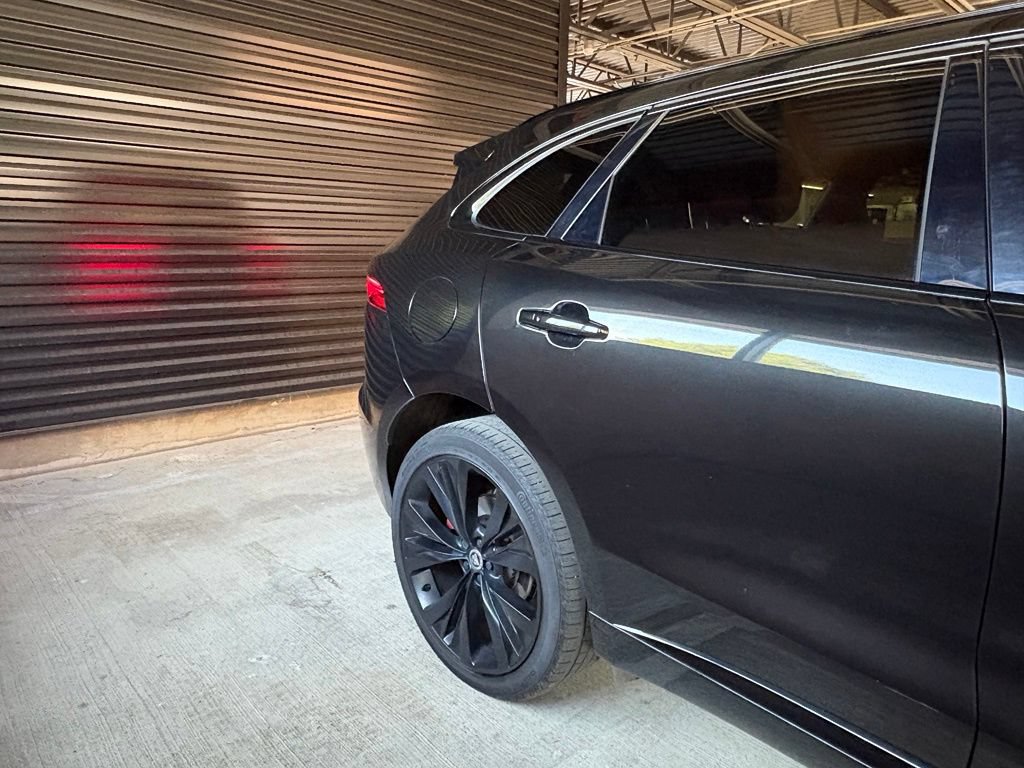 Used 2024 Jaguar F-PACE R-Dynamic S AWD/4WD image 10