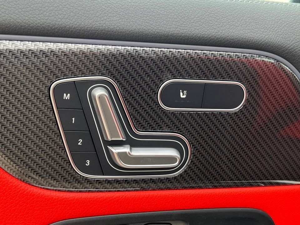New 2025 Mercedes-Benz GLA 35 AMG 4MATIC image 18