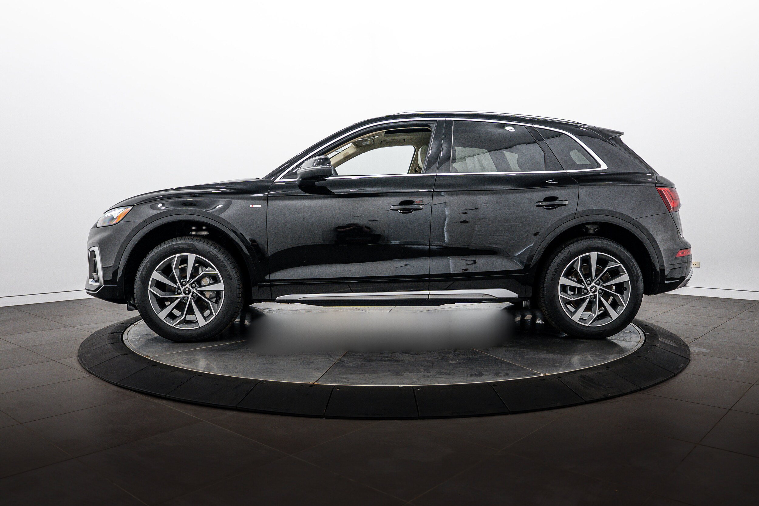 Certified 2023 Audi Q5 2.0T Premium Plus w/ Premium Plus Package AWD/4WD image 6
