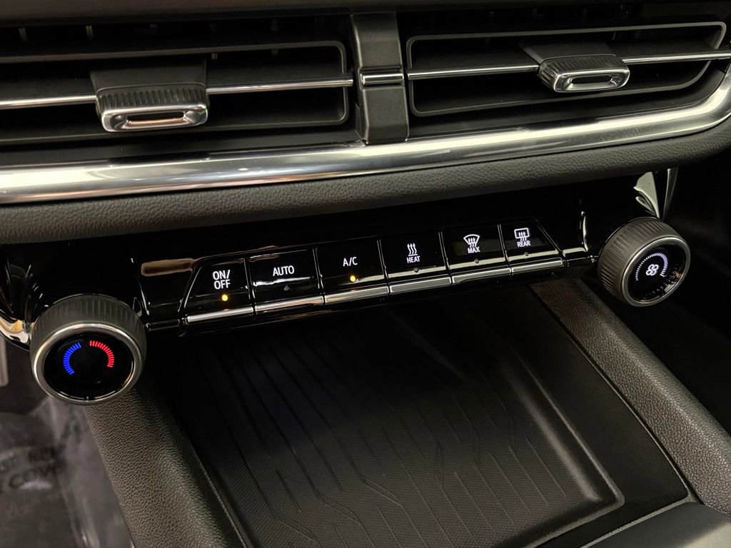 Used 2026 Chevrolet Equinox EV LT image 32