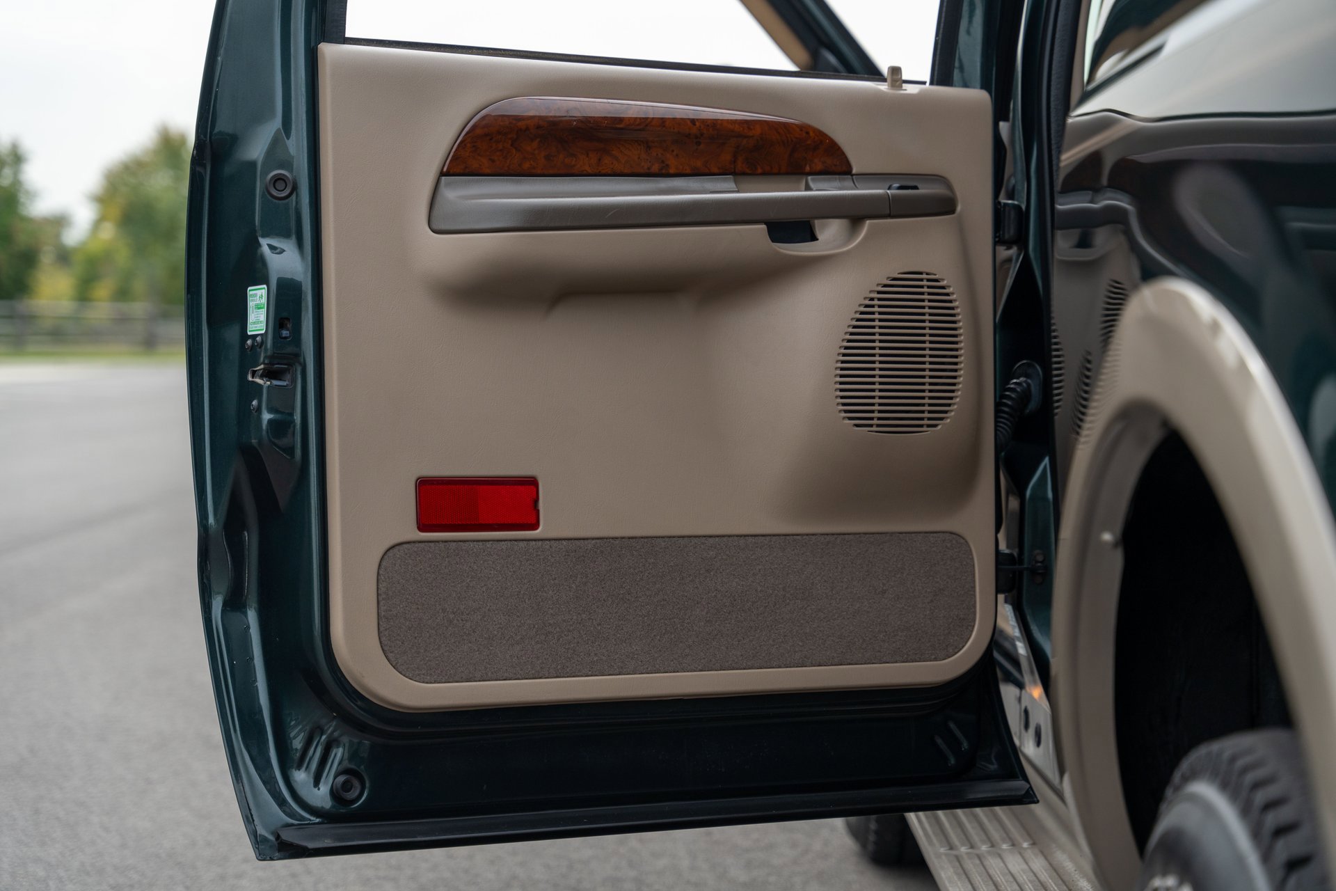 Used 2002 Ford Excursion Limited image 30