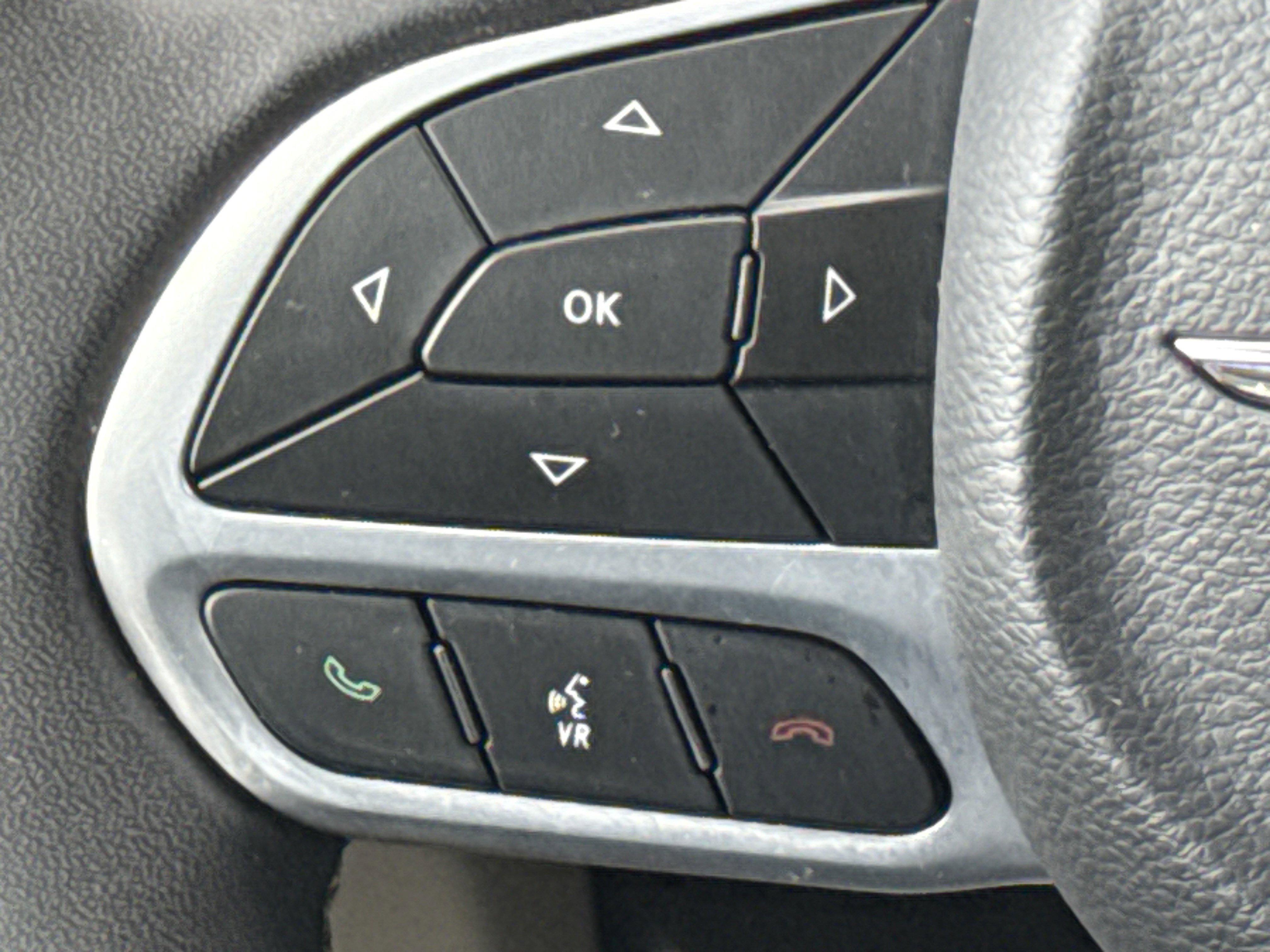 Used 2024 Chrysler Pacifica Touring-L FWD image 13