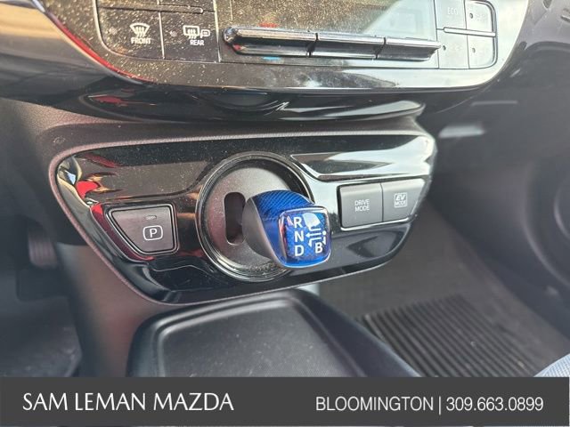 Used 2022 Toyota Prius LE FWD image 4