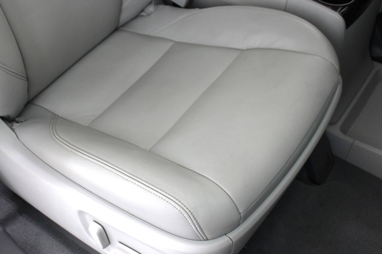 Used 2020 Toyota Sienna XLE Premium FWD image 41