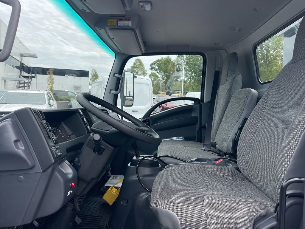 Used 2024 Chevrolet Low Cab Forward RWD image 9