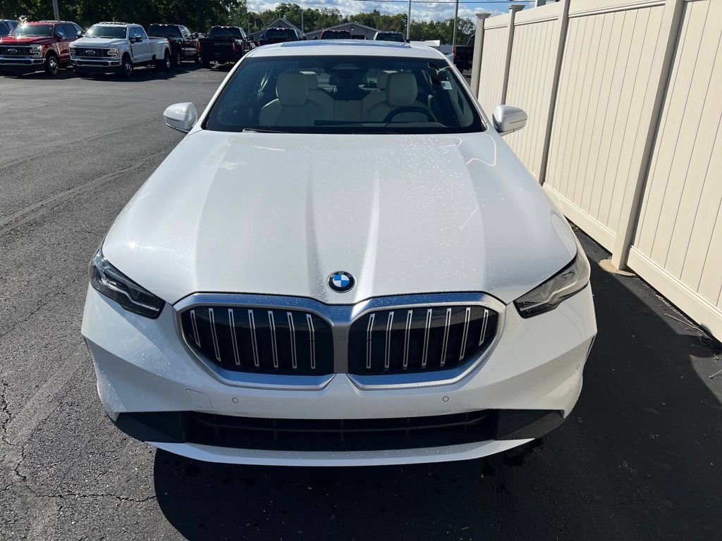 Used 2024 BMW 530i xDrive w/ Convenience Package AWD/4WD image 8