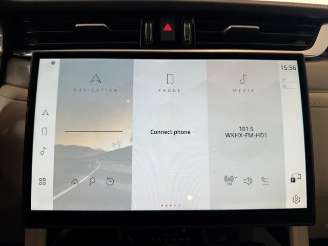 Certified 2026 Jaguar F-PACE R-Dynamic S AWD/4WD image 17