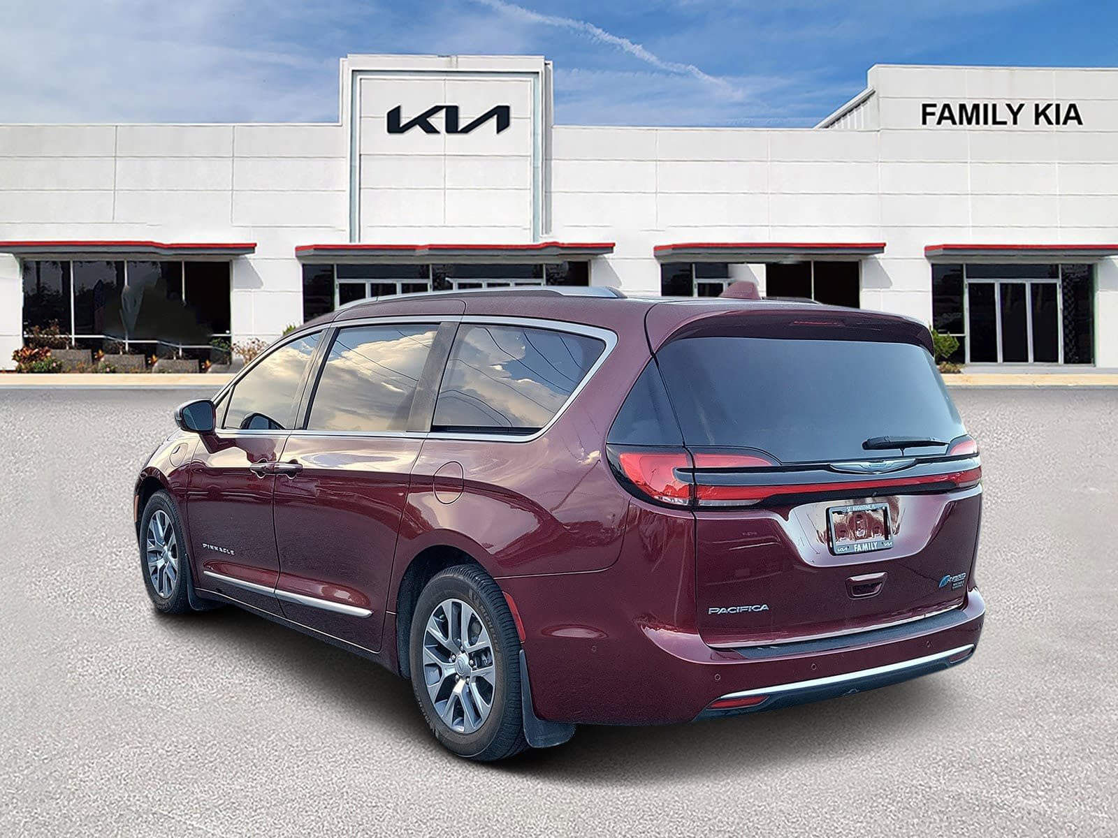 Used 2021 Chrysler Pacifica Pinnacle FWD image 6
