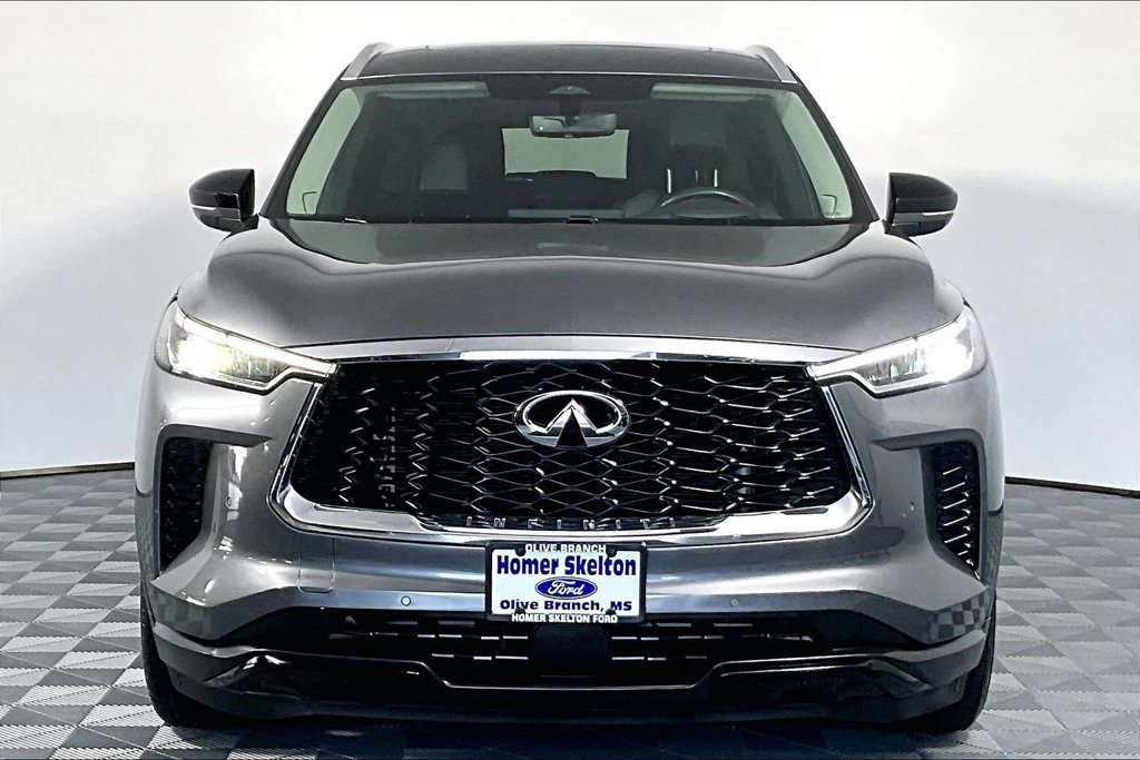 Used 2023 INFINITI QX60 Luxe w/ Vision Package AWD/4WD image 3