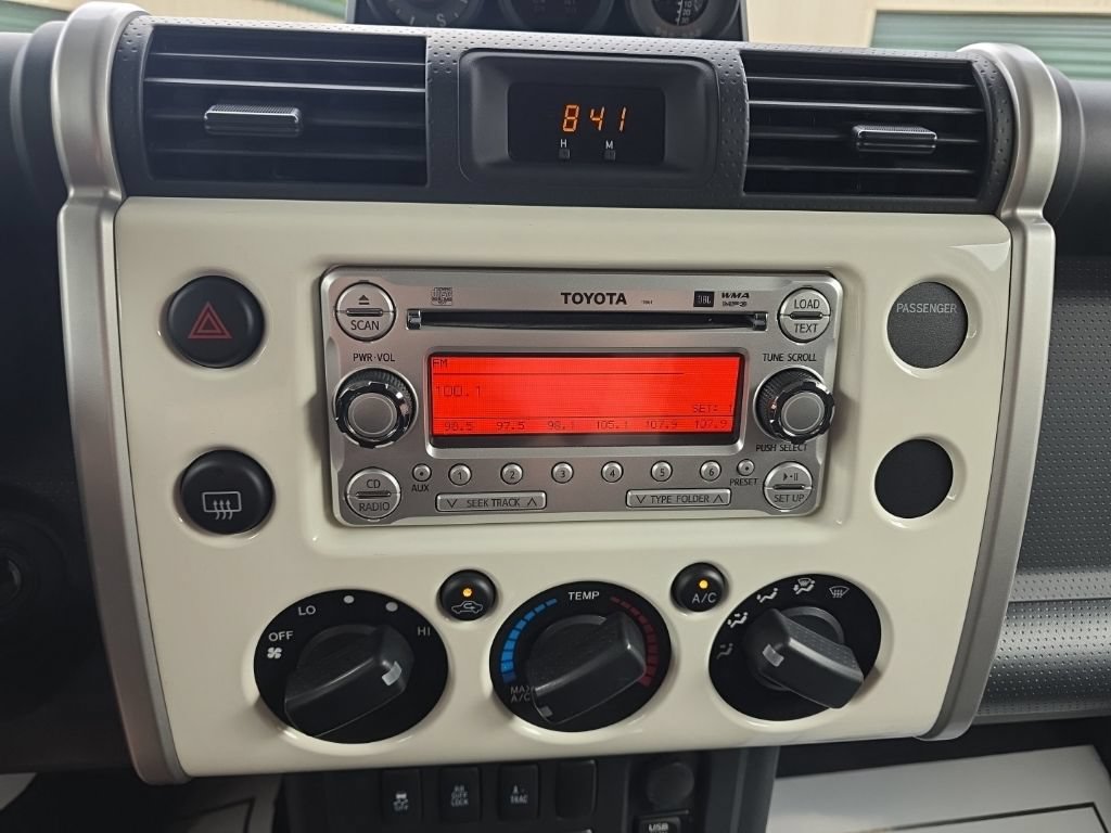 Used 2014 Toyota FJ Cruiser 4WD w/ Upgrade Package image 25
