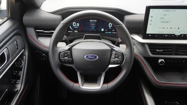Used 2025 Ford Explorer ST-Line w/ ST-Line Street Pack AWD/4WD image 17