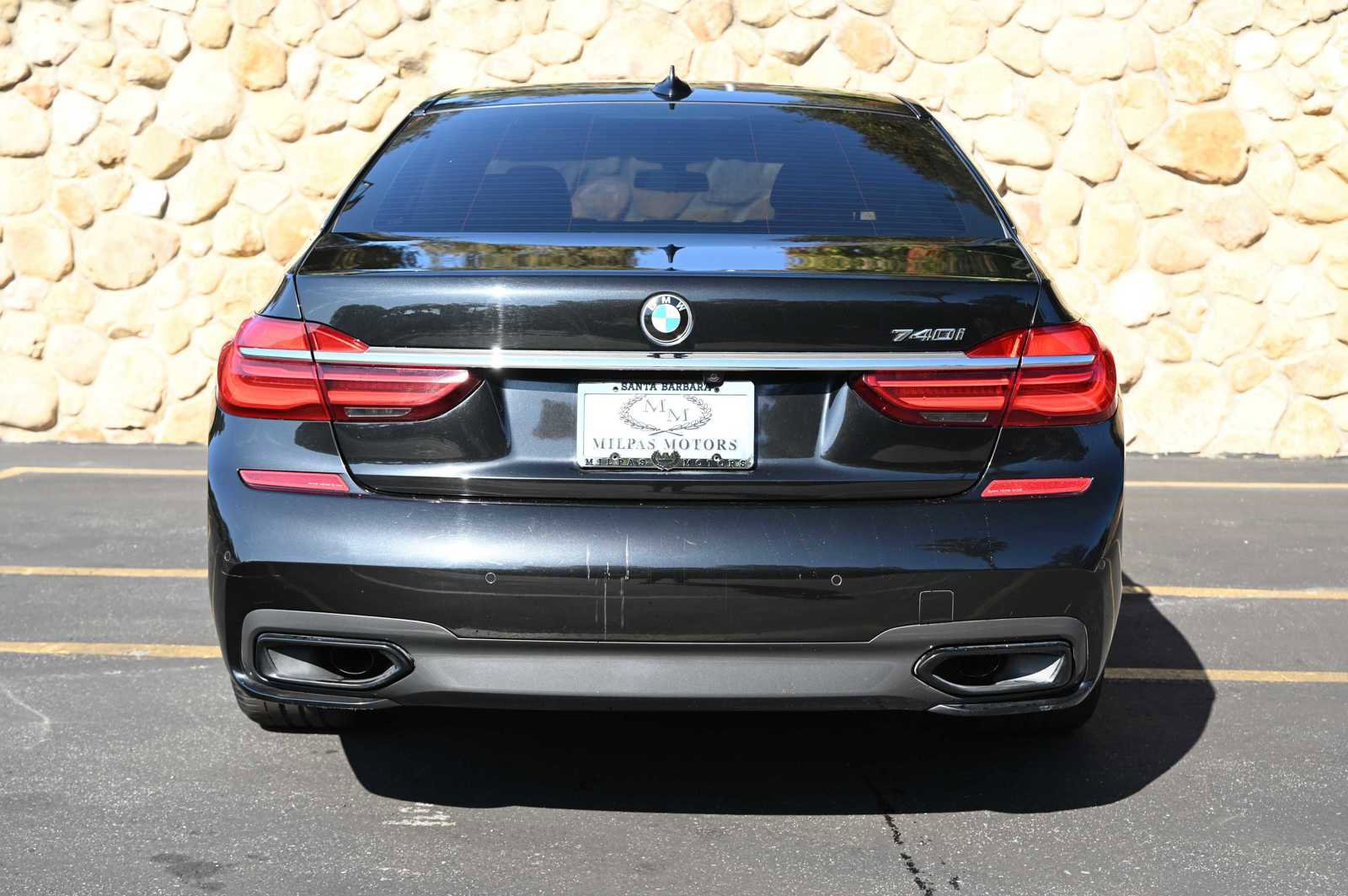 Used 2019 BMW 740i w/ M Sport Package image 4