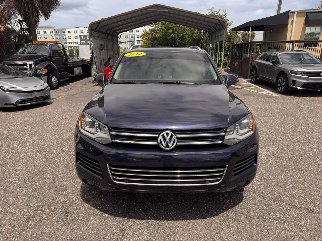 Used 2014 Volkswagen Touareg Sport AWD/4WD image 9