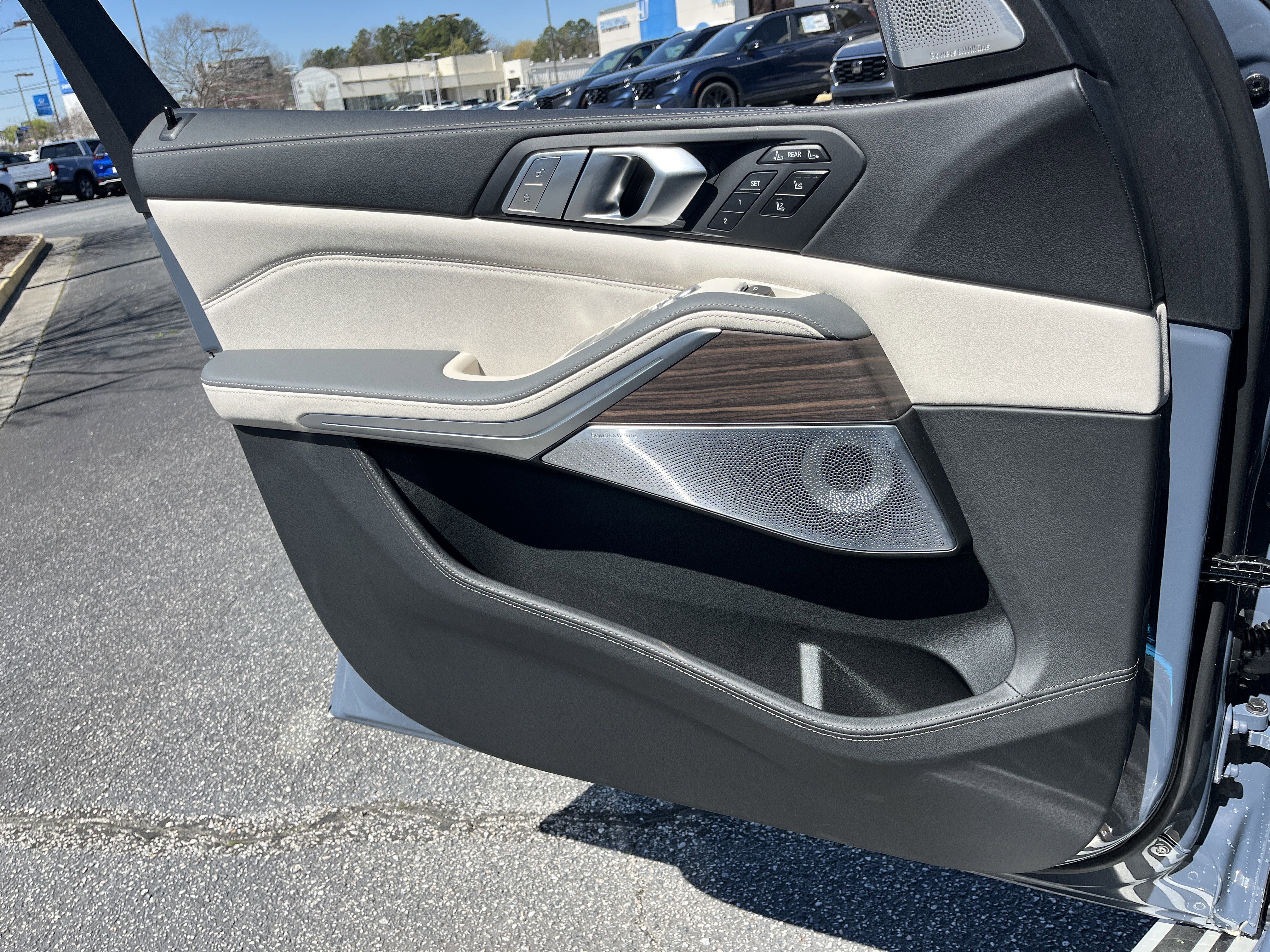 New 2026 BMW X7 xDrive40i image 15