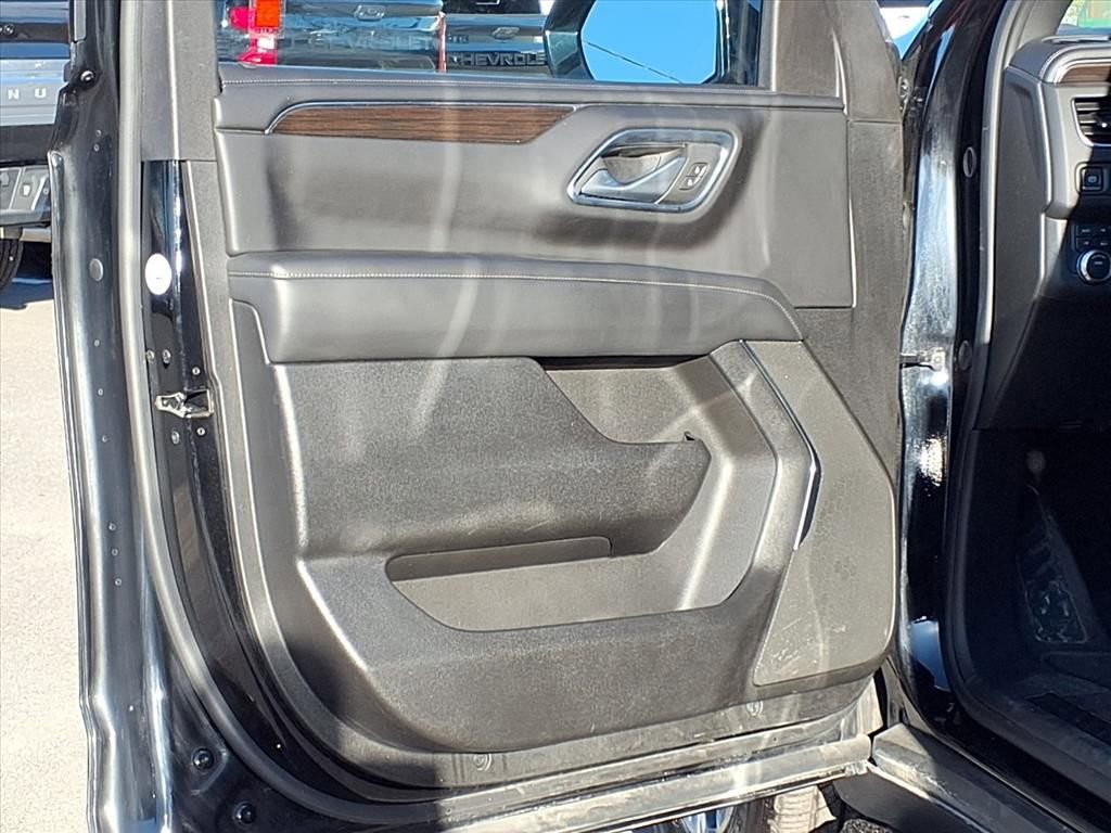 Used 2024 GMC Yukon XL SLE image 27