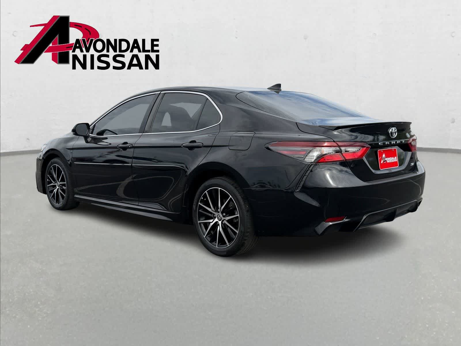 Used 2021 Toyota Camry SE w/ Carpet Mat Package (TMS) image 4