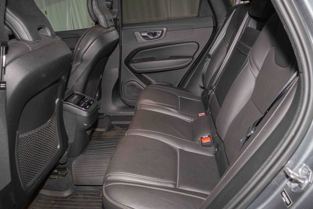 Used 2021 Volvo XC60 T5 Inscription w/ Protection Package Premier image 13
