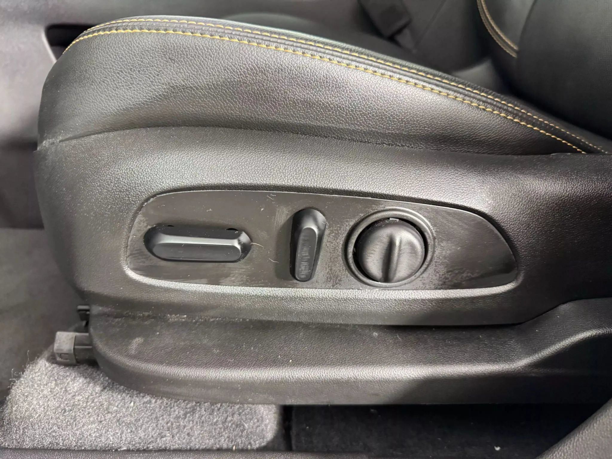 Used 2020 GMC Terrain SLT w/ Preferred Package AWD/4WD image 36