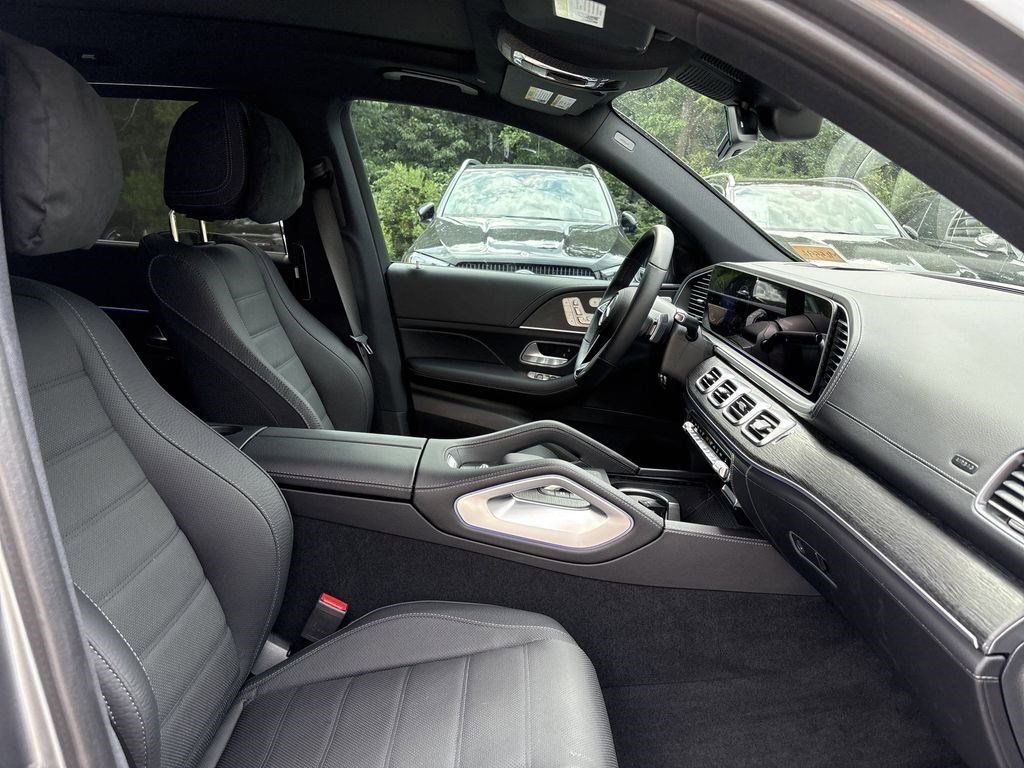Certified 2025 Mercedes-Benz GLS 450 4MATIC image 21