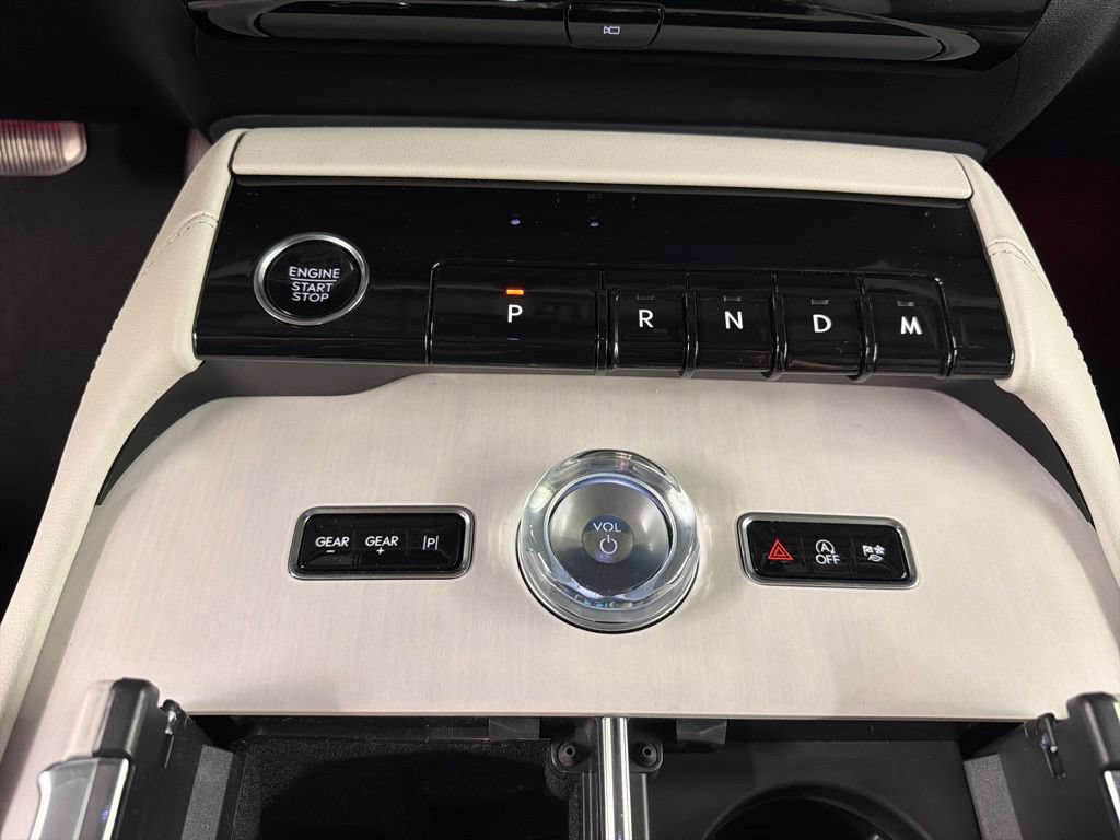 Used 2026 Lincoln Navigator L Reserve AWD/4WD image 15