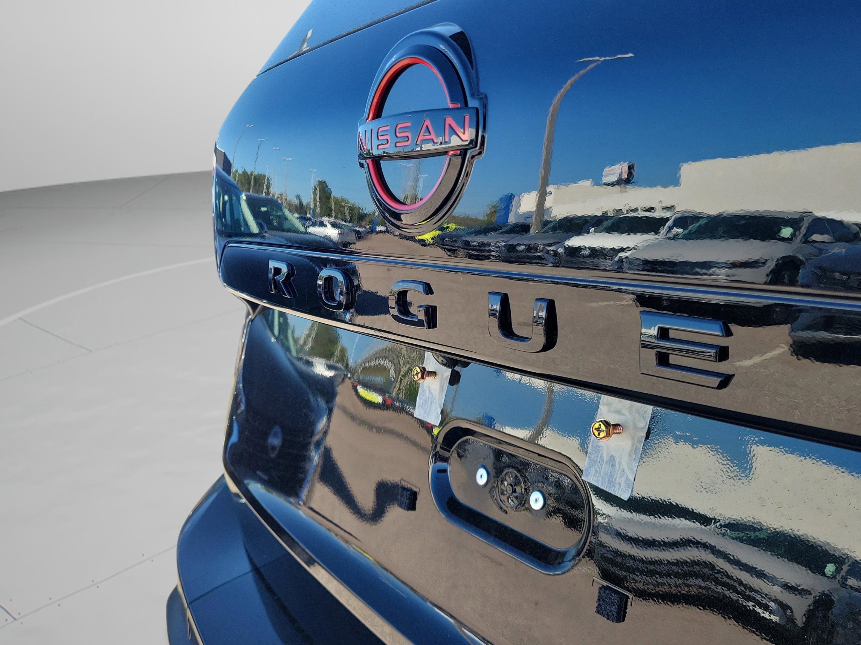 New 2026 Nissan Rogue SV AWD/4WD image 4