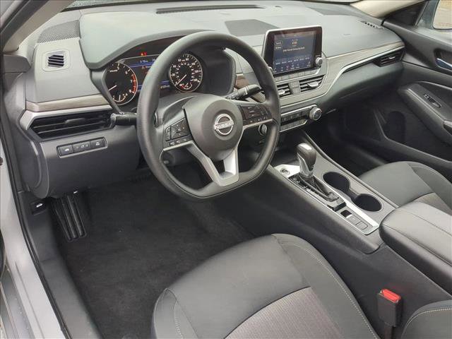 Used 2025 Nissan Altima 2.5 SV image 12
