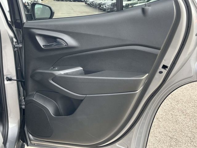 Used 2025 Chevrolet Trax RS FWD image 21