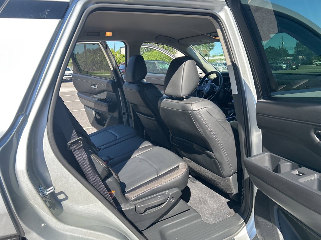 Certified 2025 Nissan Pathfinder SL AWD/4WD image 26