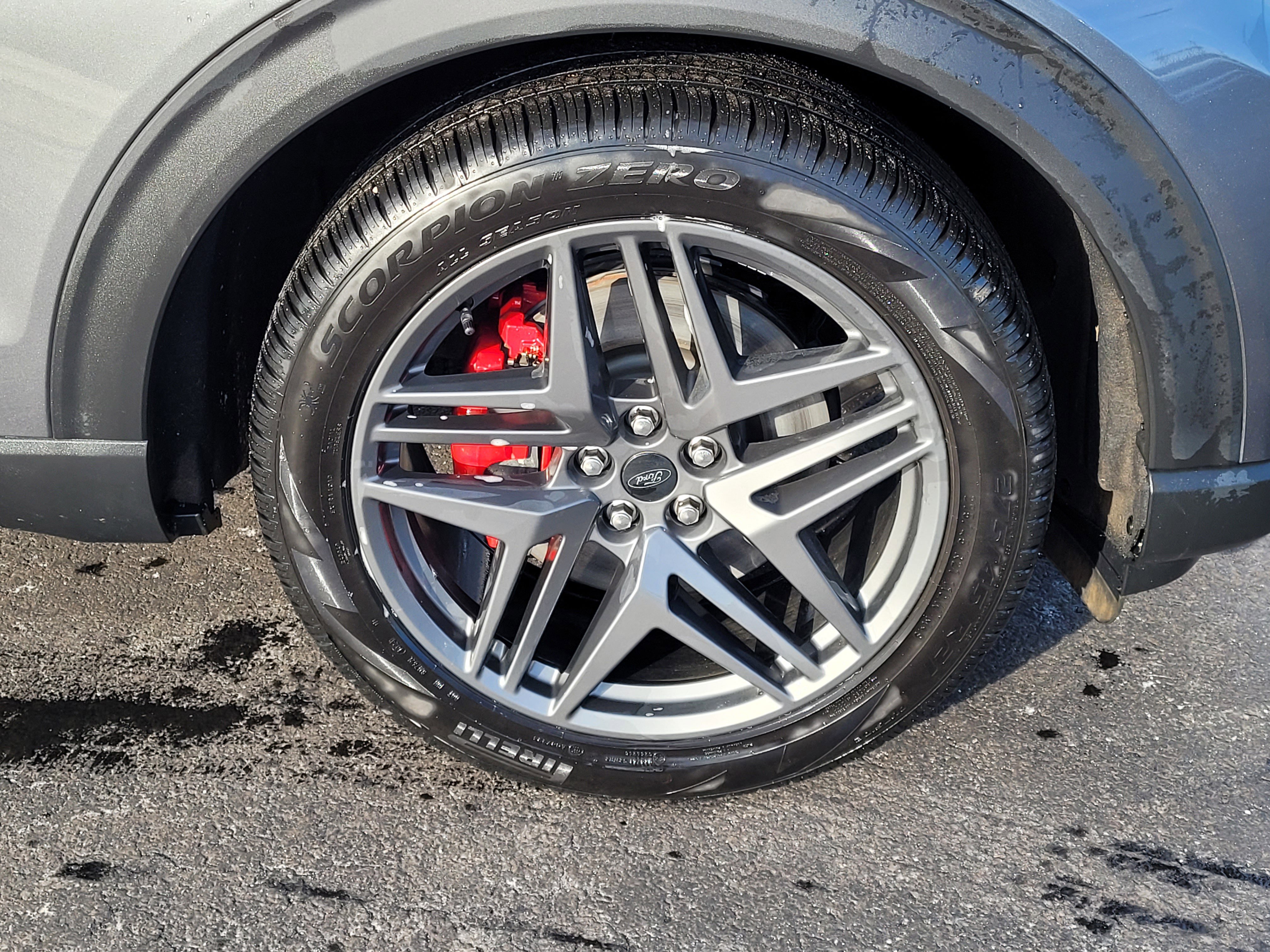 Used 2025 Ford Explorer ST w/ Sun And Sound Package image 10