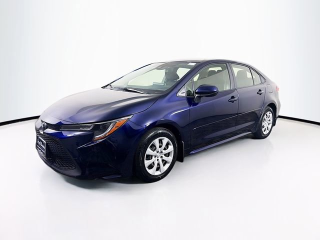 Used 2021 Toyota Corolla LE FWD image 3