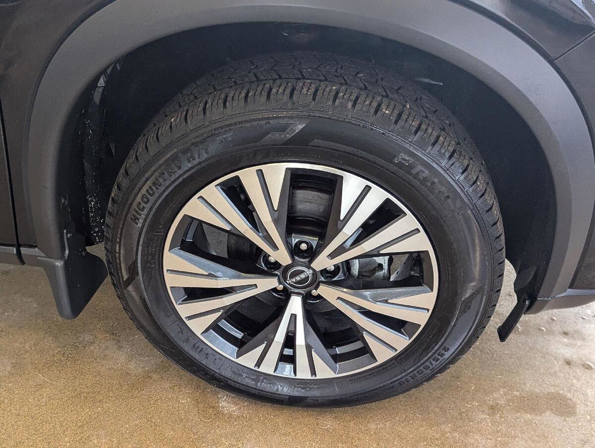 Used 2023 Nissan Rogue SV AWD/4WD image 39