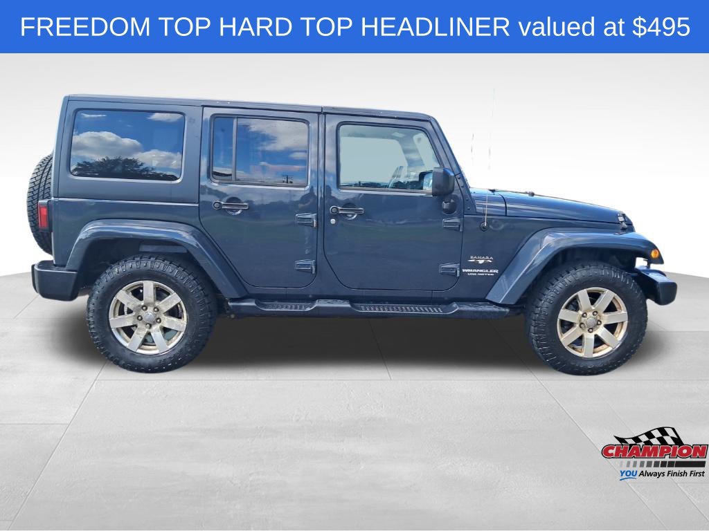 Used 2017 Jeep Wrangler Unlimited Sahara w/ Connectivity Group AWD/4WD image 8