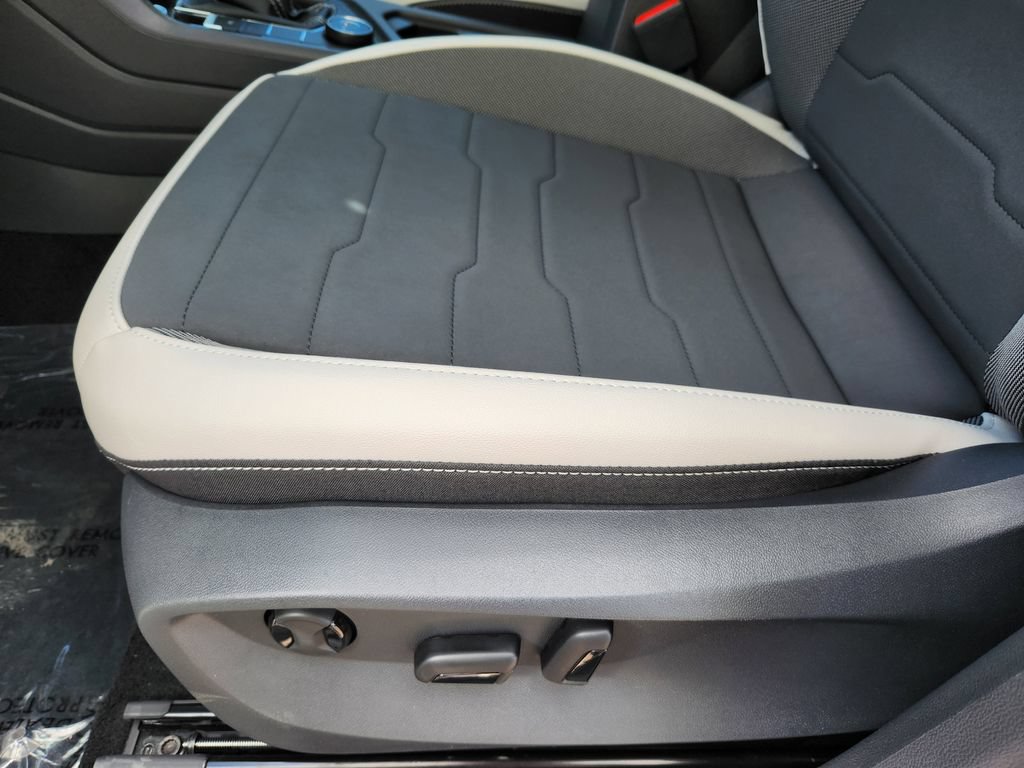 New 2026 Volkswagen Taos SE AWD/4WD image 14