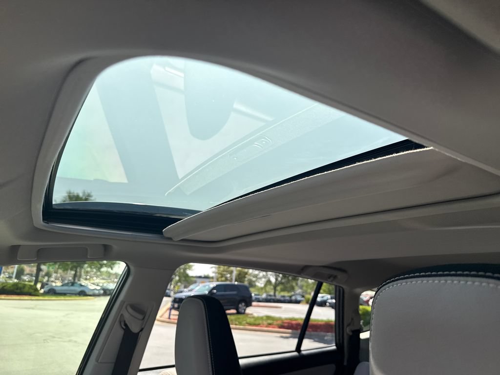 Used 2017 Toyota RAV4 XLE FWD image 16