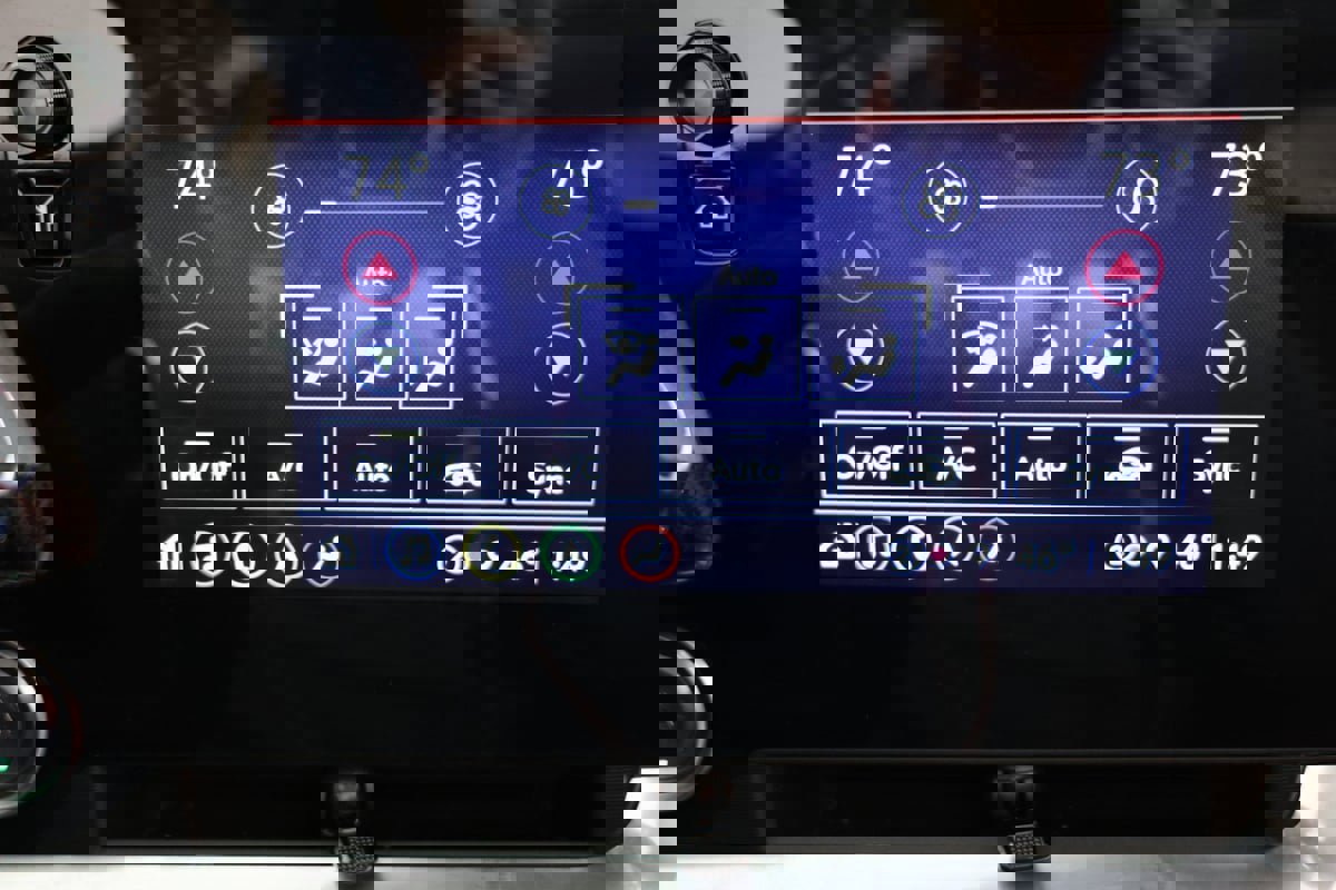 Used 2023 Chevrolet Corvette Z06 w/ Z07 Performance Package image 31