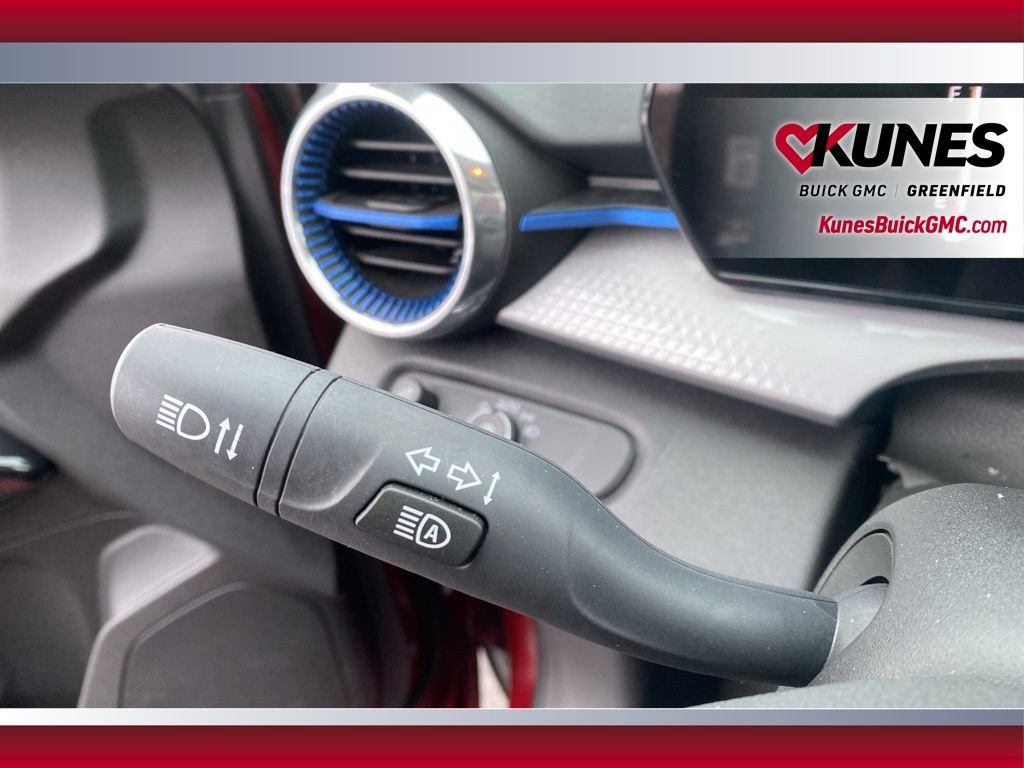 Used 2025 Chevrolet Trax LT image 20