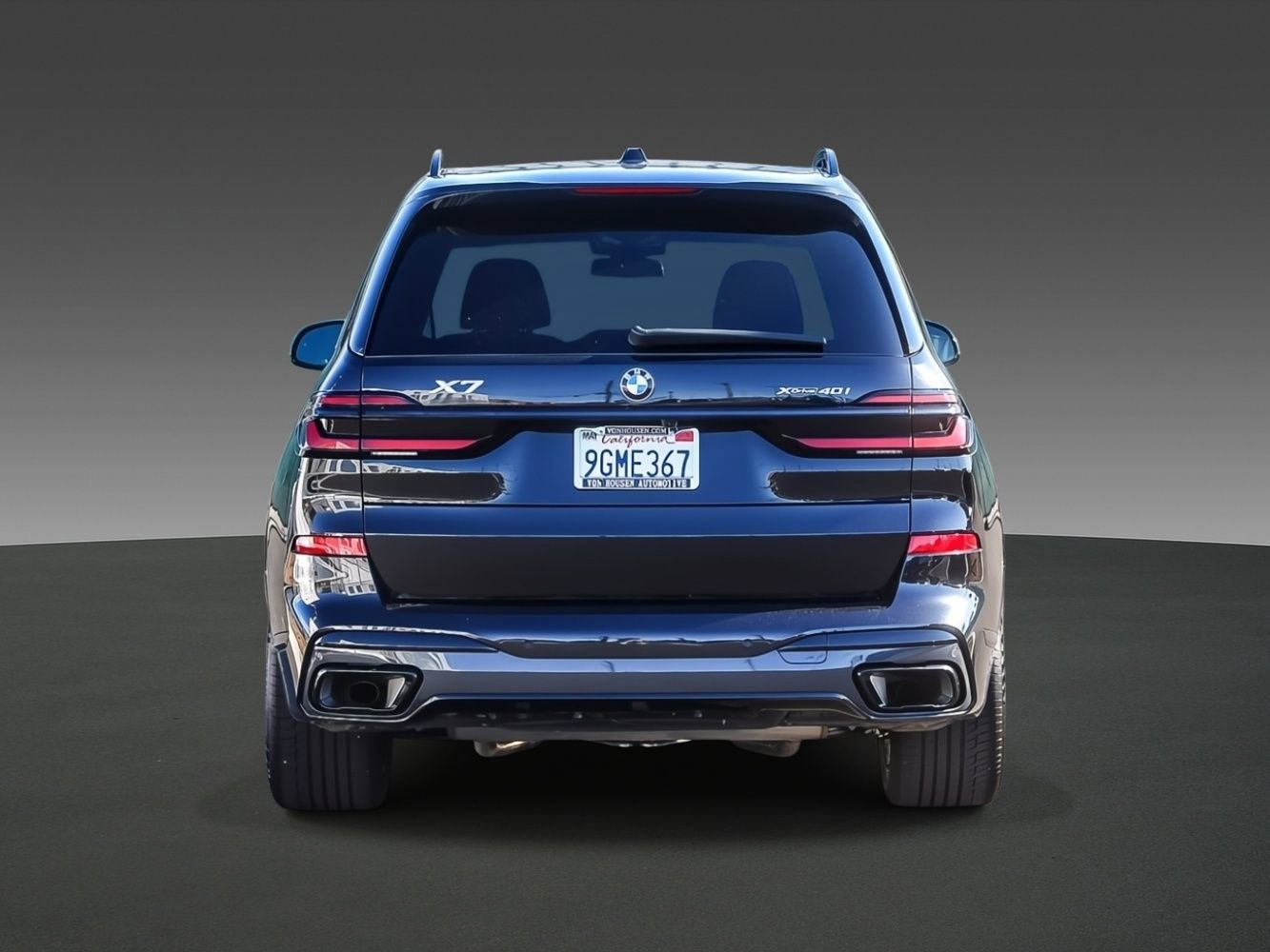 Used 2024 BMW X7 xDrive40i w/ Executive Package image 3