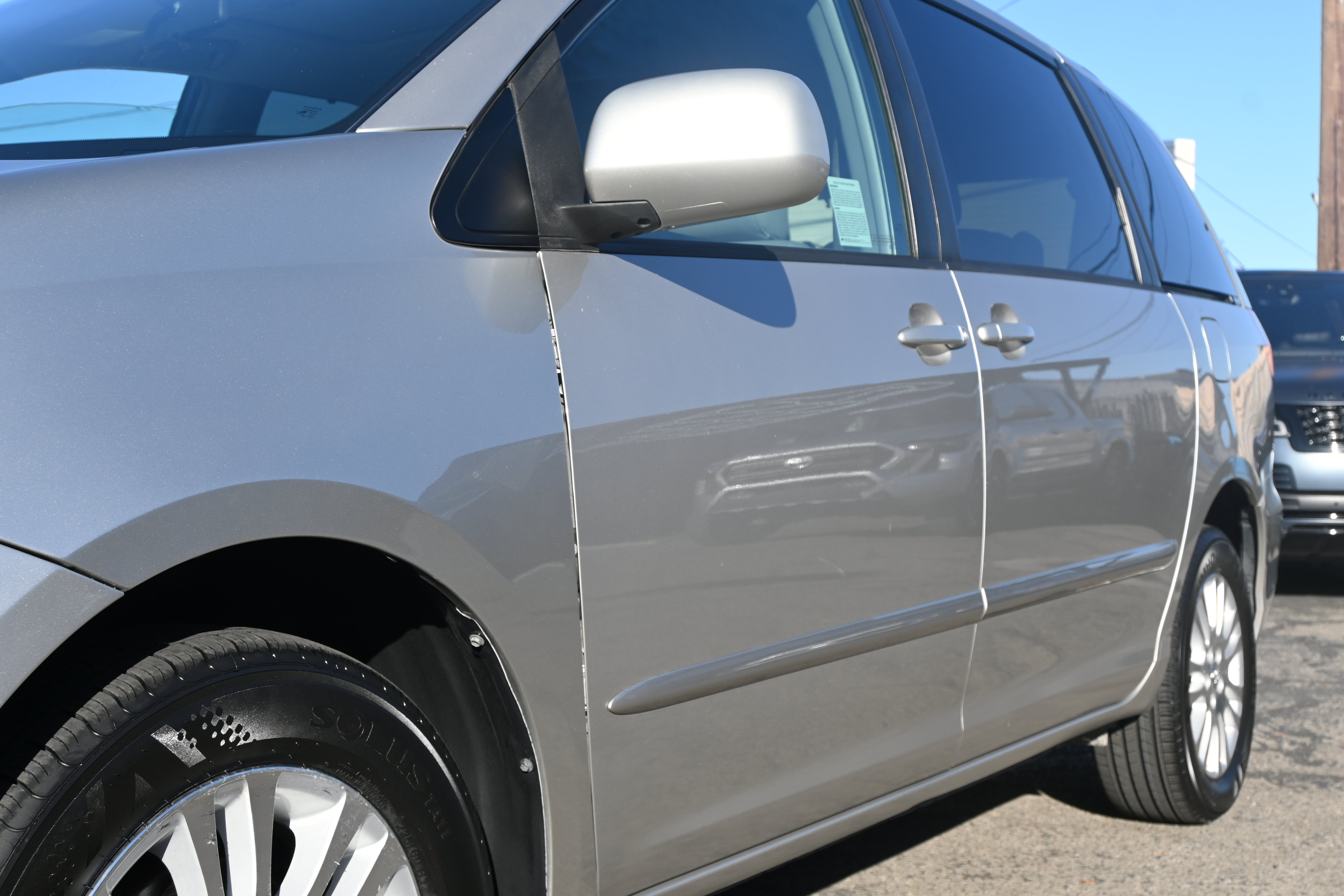 Used 2010 Toyota Sienna AWD image 16