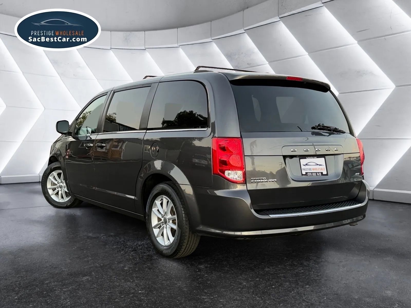 Used 2020 Dodge Grand Caravan SXT image 3