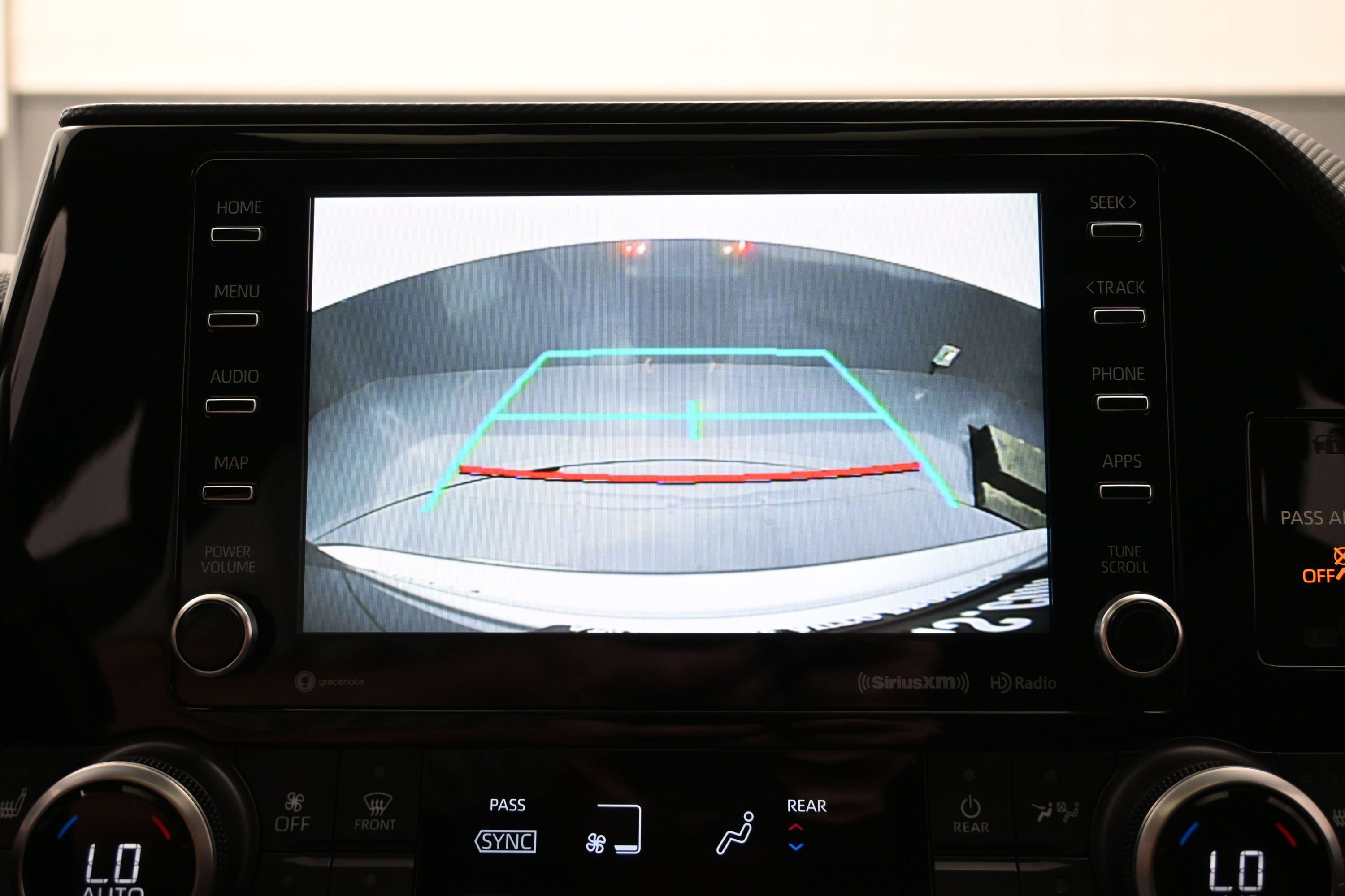 Used 2021 Toyota Highlander XSE FWD image 30