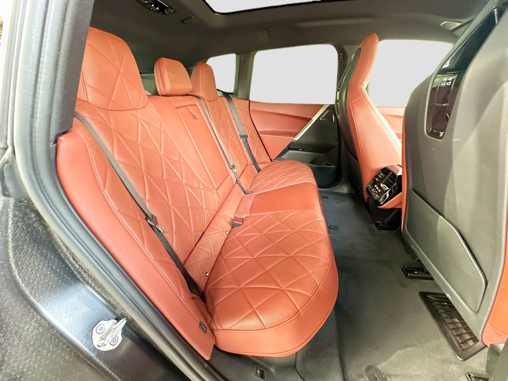 Certified 2022 BMW iX xDrive50 w/ Premium Package image 29