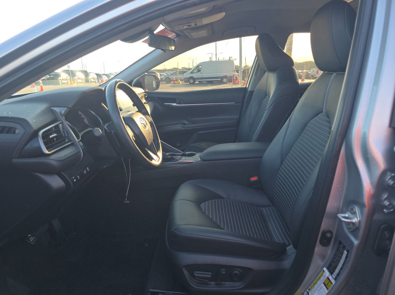 Used 2024 Toyota Camry SE FWD image 5