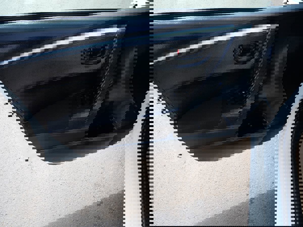 Used 2016 Toyota Corolla L image 16