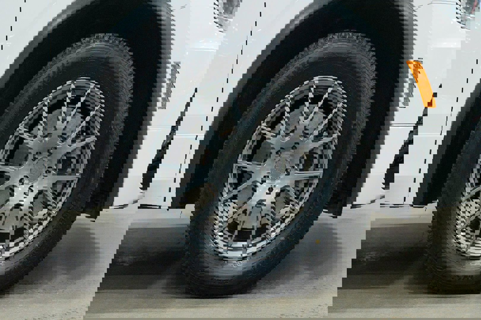 Used 2020 Volkswagen Tiguan SE R-Line w/ 3rd Row Seat Package image 14